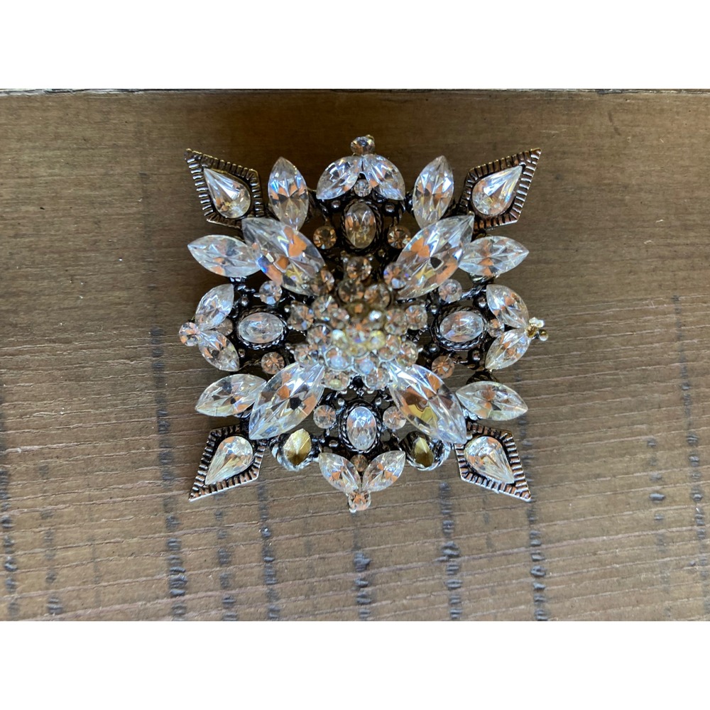 Vintage Style Clear Crystal Snowflake Brooch Starburst Silver Tone Statement Pin
